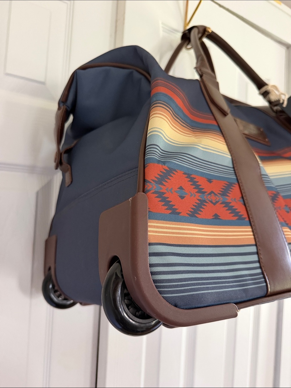 Pendleton Rolling Duffel Bag 22 Inch Turbulence Blue Southwestern Travel Luggage - Picture 3 of 13